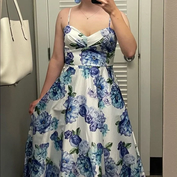 Floor length floral gown - Picture 2 of 3